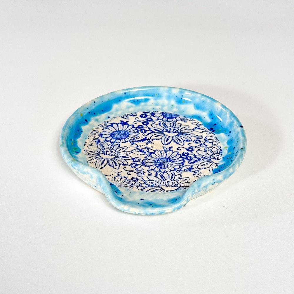 Handmade Blue & White Floral 5"x5" Spoon Rest – Great Condition 🍲✨